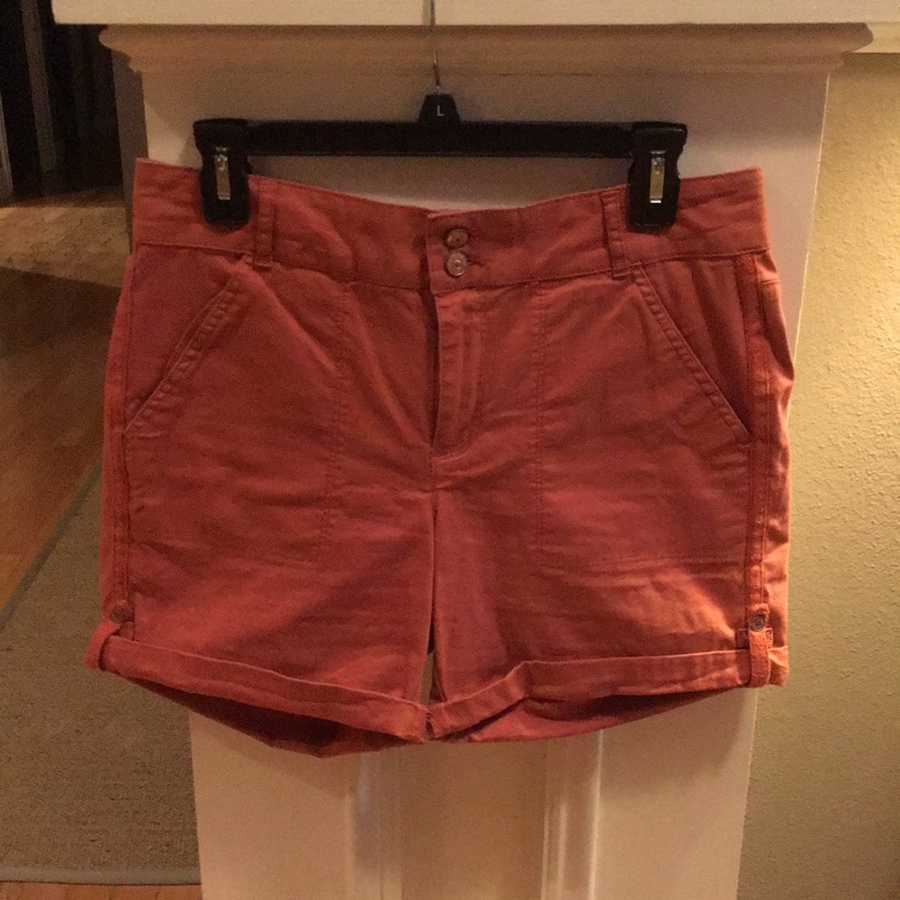 Gloria Vanderbilt All Around Slimming Effect shorts. Size 6P